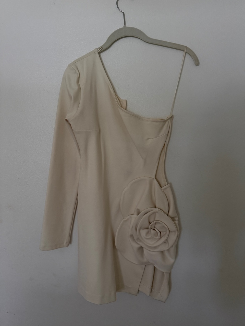 Asymmetrical One-Sleeve Cream Dress with Floral Appliqué